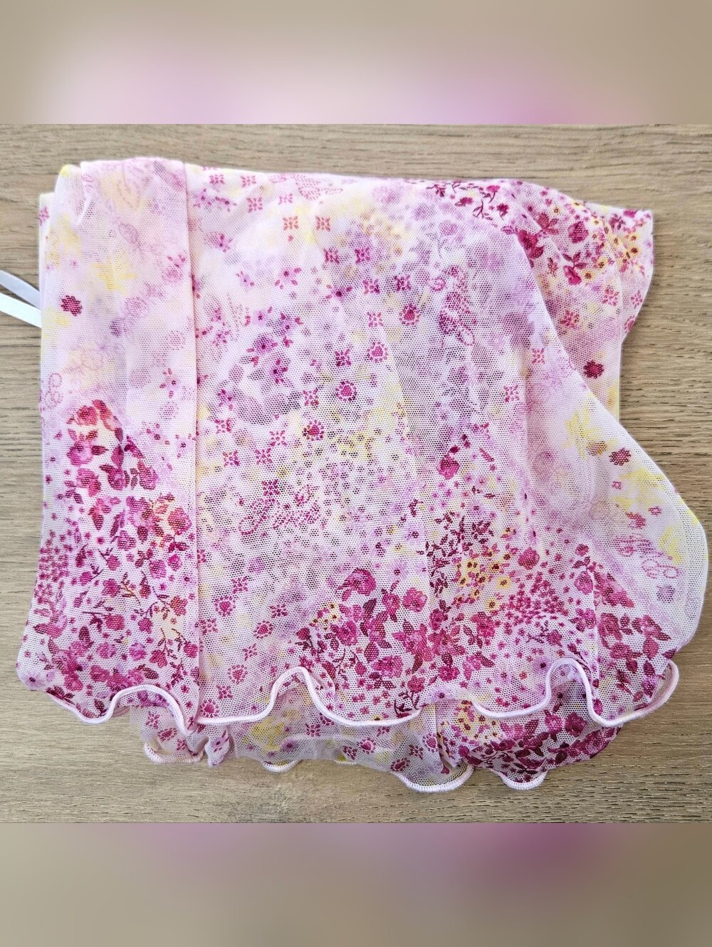 PINK By VS Off Shoulder Ruffle Top Pink Patchwork NEW LARGE MSRP $39.95 Sold Out - Picture 4 of 11